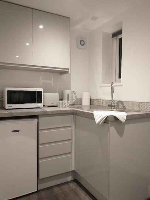 Cosy Garden Studio Room Minimum Two Night Booking ブライトン エクステリア 写真